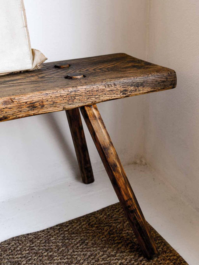 banc ancien rustique brutaliste en chêne massif