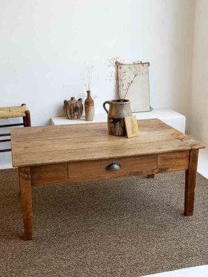 Table basse rustique ancienne en bois massif