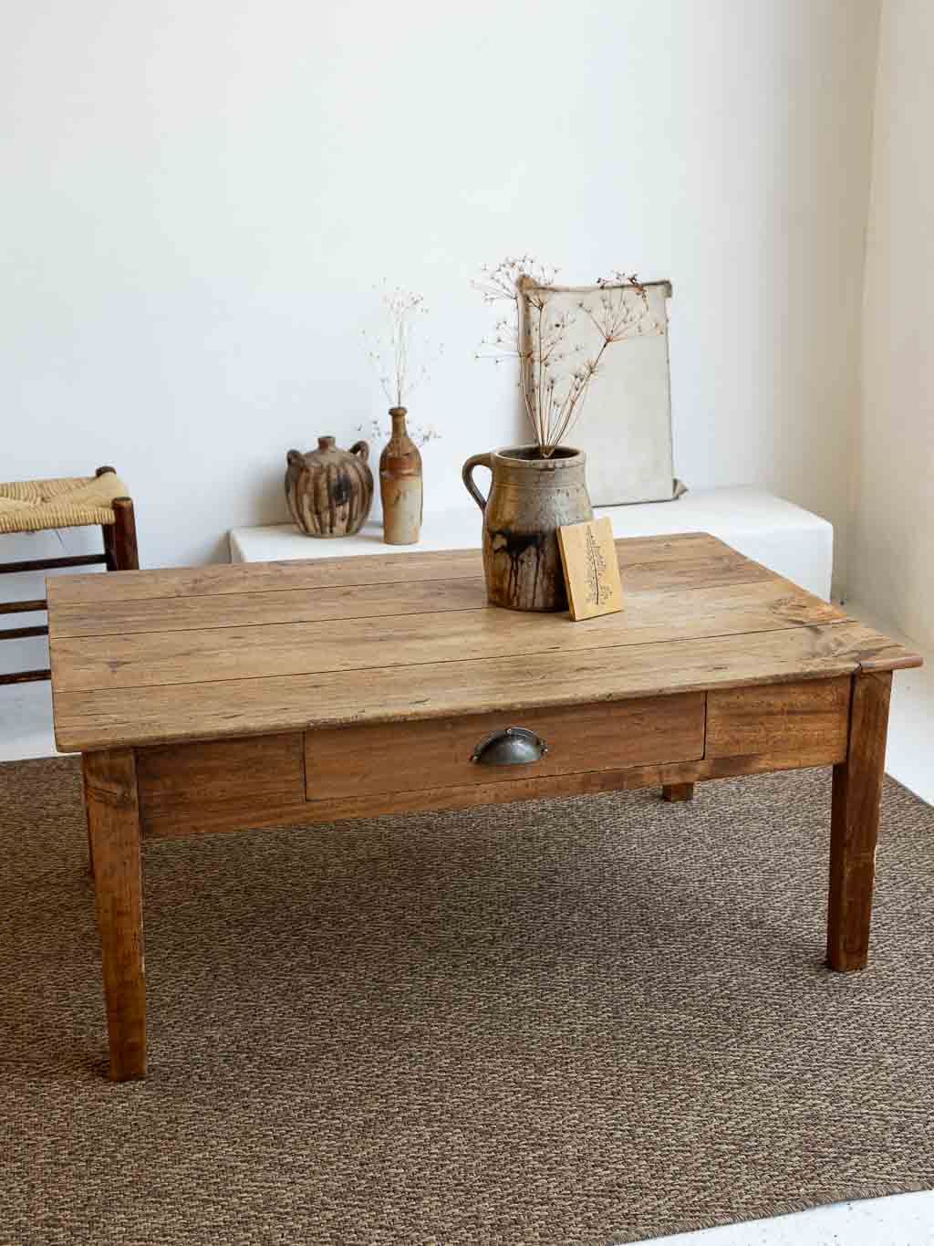 Table basse rustique ancienne en bois massif