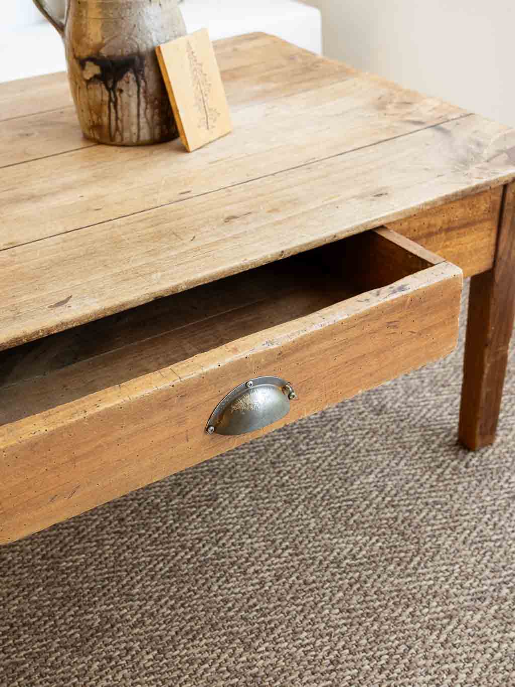 Table basse rustique ancienne en bois massif