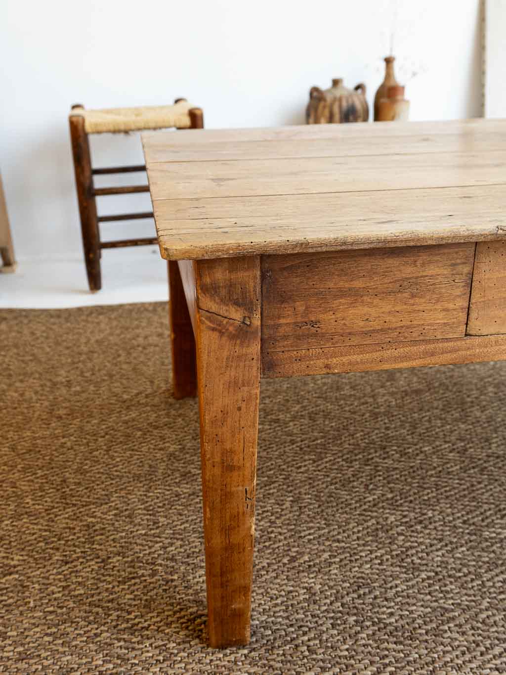 Table basse rustique ancienne en bois massif