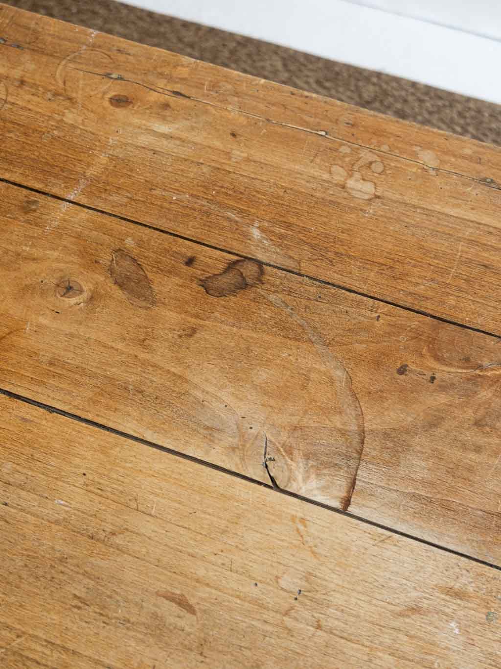 Table basse rustique ancienne en bois massif