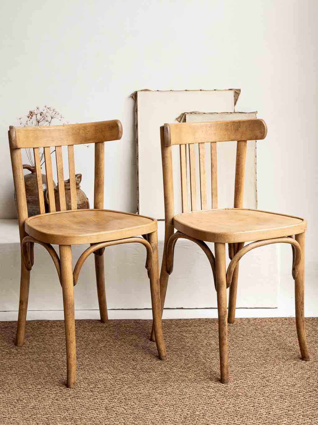 Lot chaises anciennes de bistrot en bois courbé style thonet, baumann