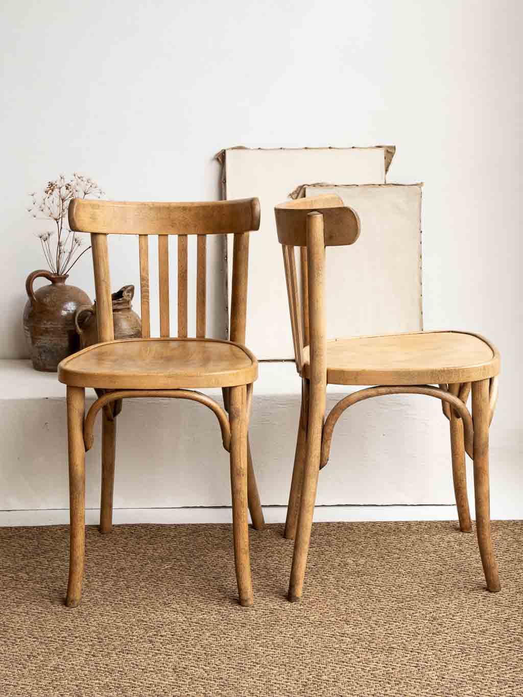 Lot chaises anciennes de bistrot en bois courbé style thonet, baumann