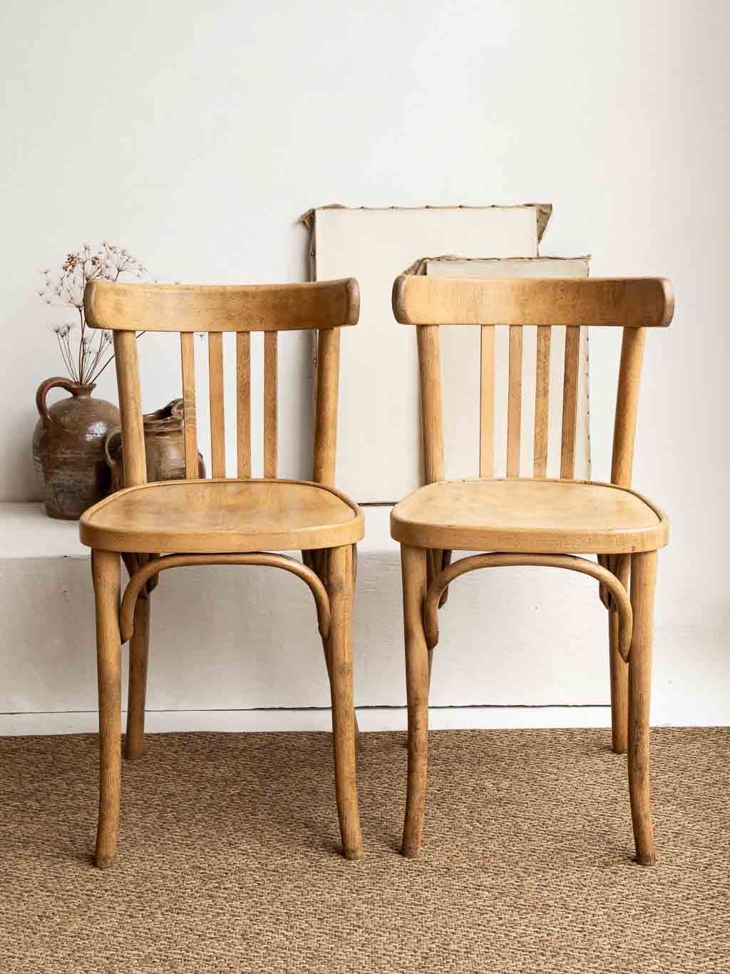 Lot chaises anciennes de bistrot en bois courbé style thonet, baumann