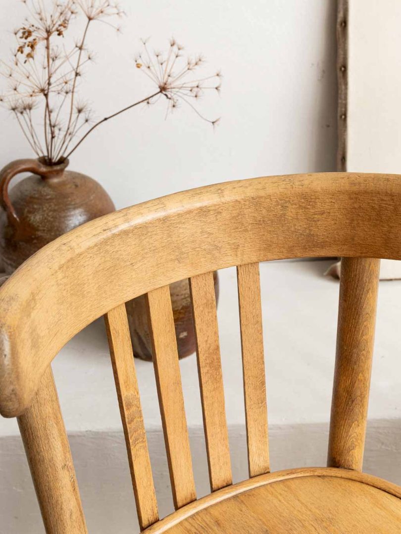 Lot chaises anciennes de bistrot en bois courbé style thonet, baumann