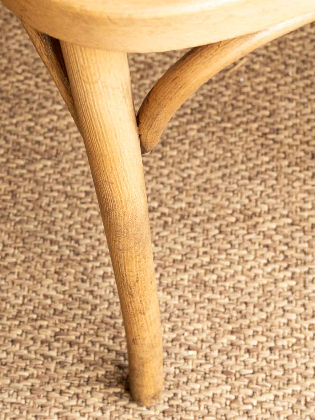 Lot chaises anciennes de bistrot en bois courbé style thonet, baumann