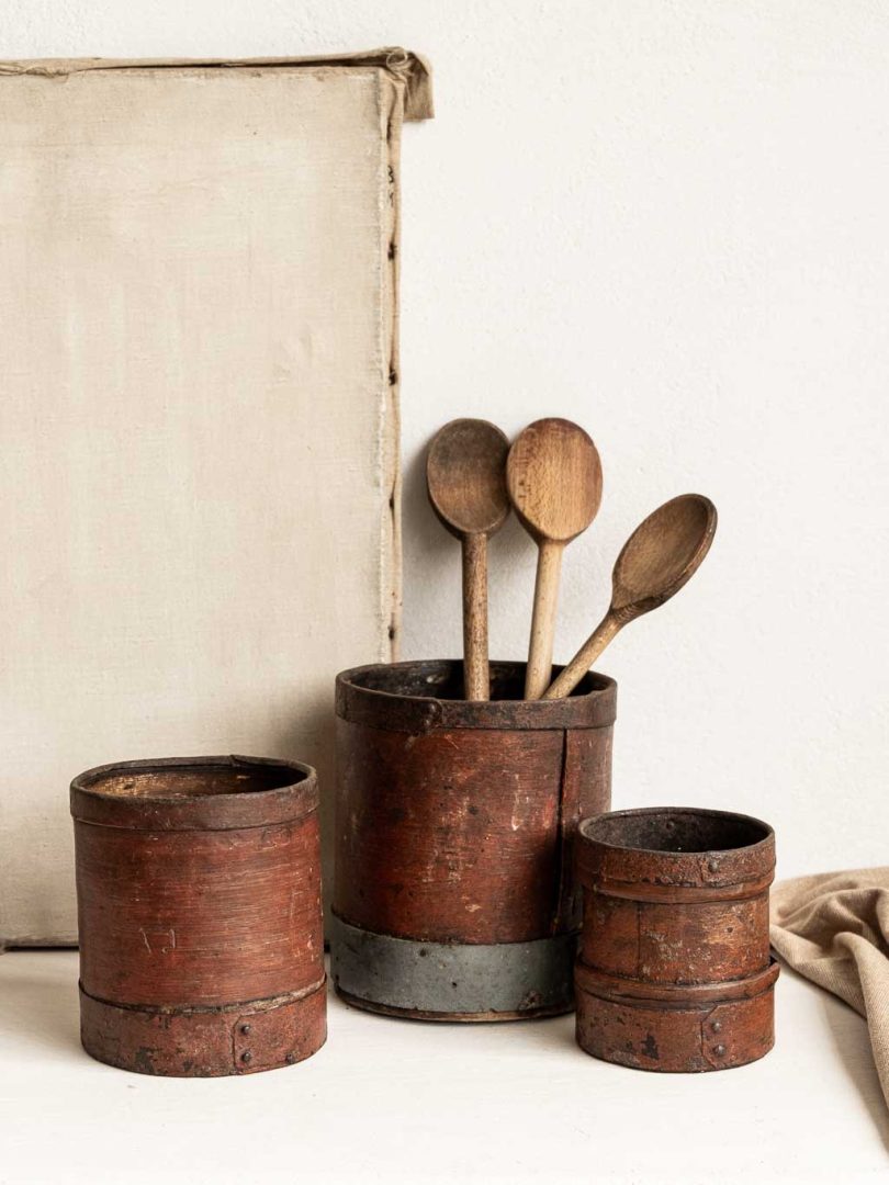anciennes mesures à grain en bois, lot de 3 boisseaux