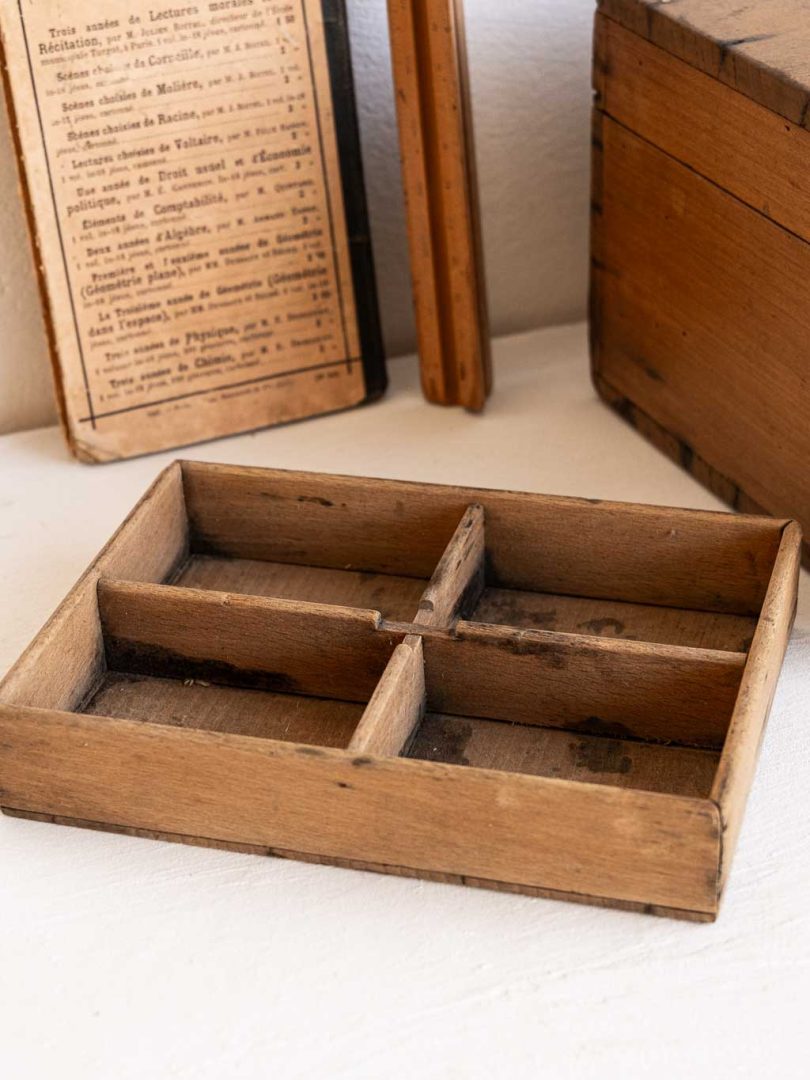 petite boite en bois 4 cases. casier rangement imprimerie