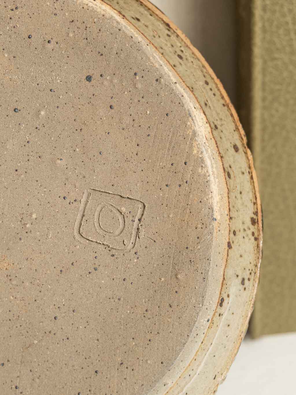 cocotte vintage en grès signée Queyras