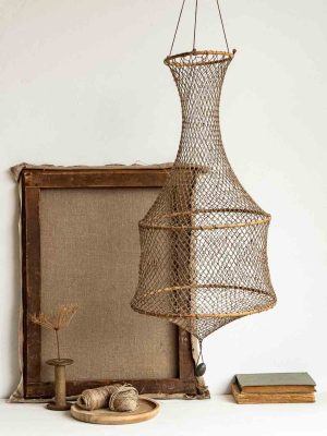 ancienne bourriche de peche en filet et bois