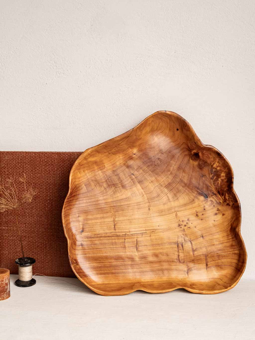 Grand plateau en bois type olivier