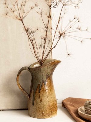 pichet artisanal de céramiste potier Mad