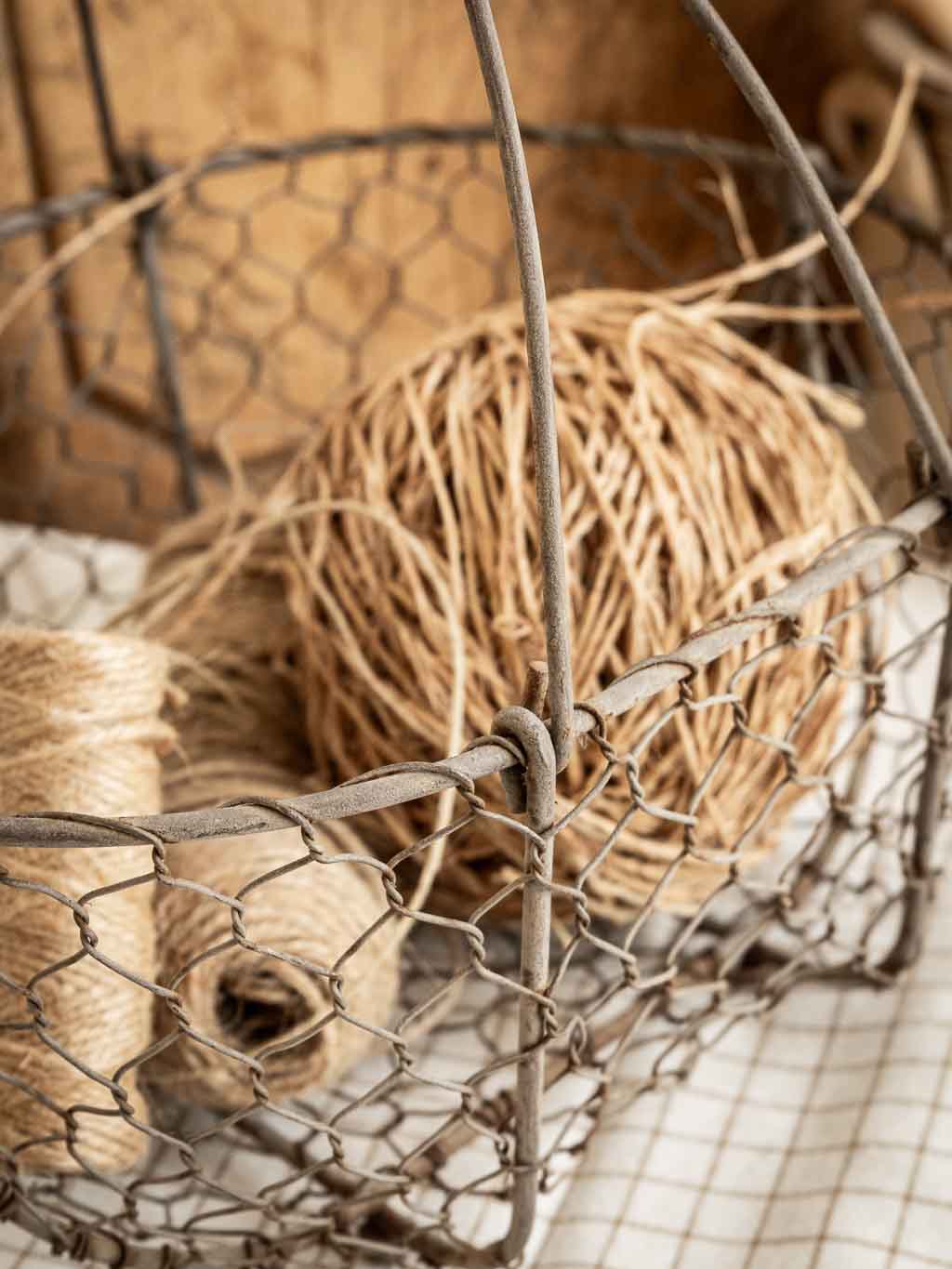 petit panier en métal grillage