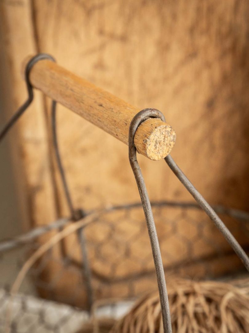 petit panier en métal grillage