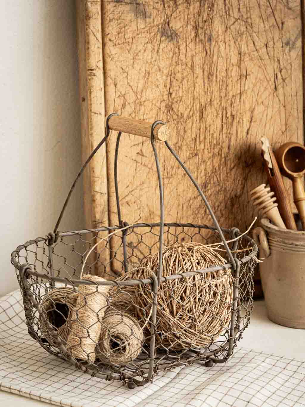 petit panier en métal grillage