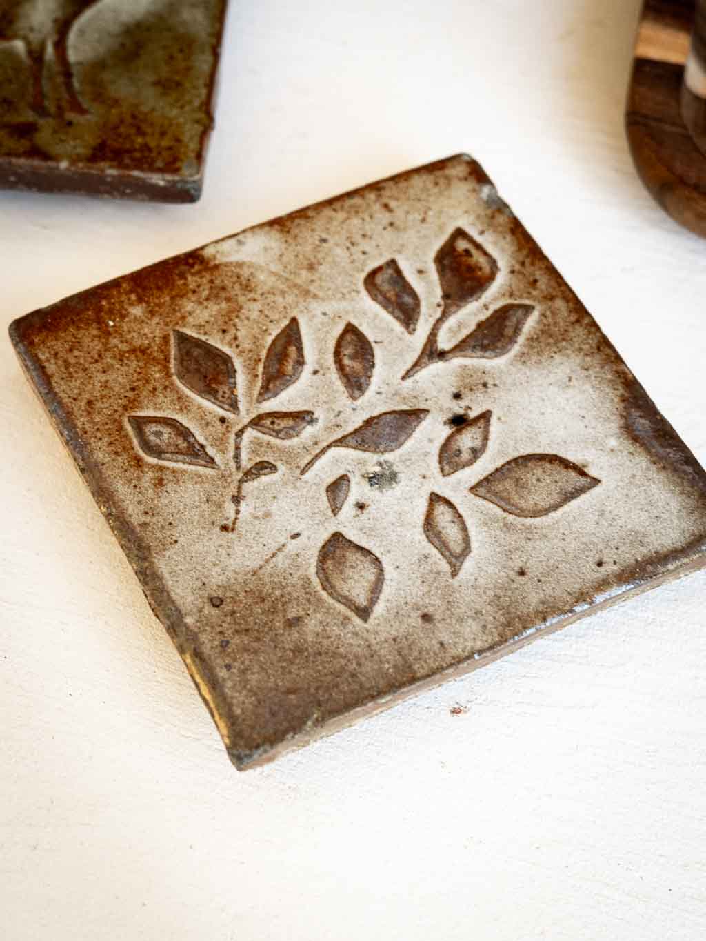 lot 2 dessous de bouteille, carreaux en grès