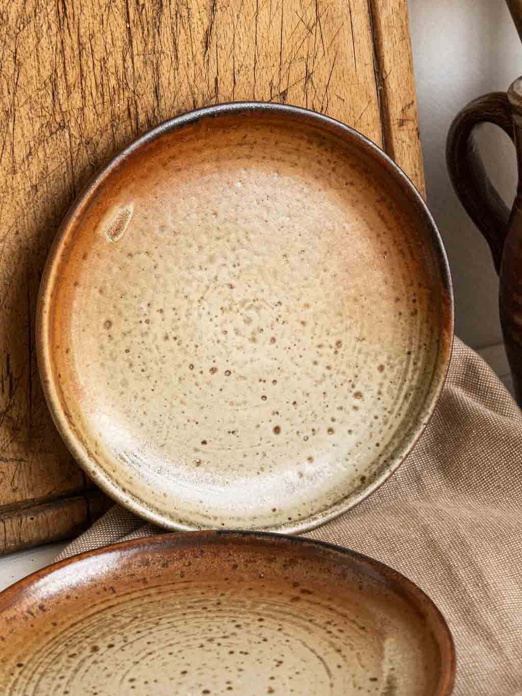 lot de 2 assiettes en grès moucheté jean pierre Prudhomme