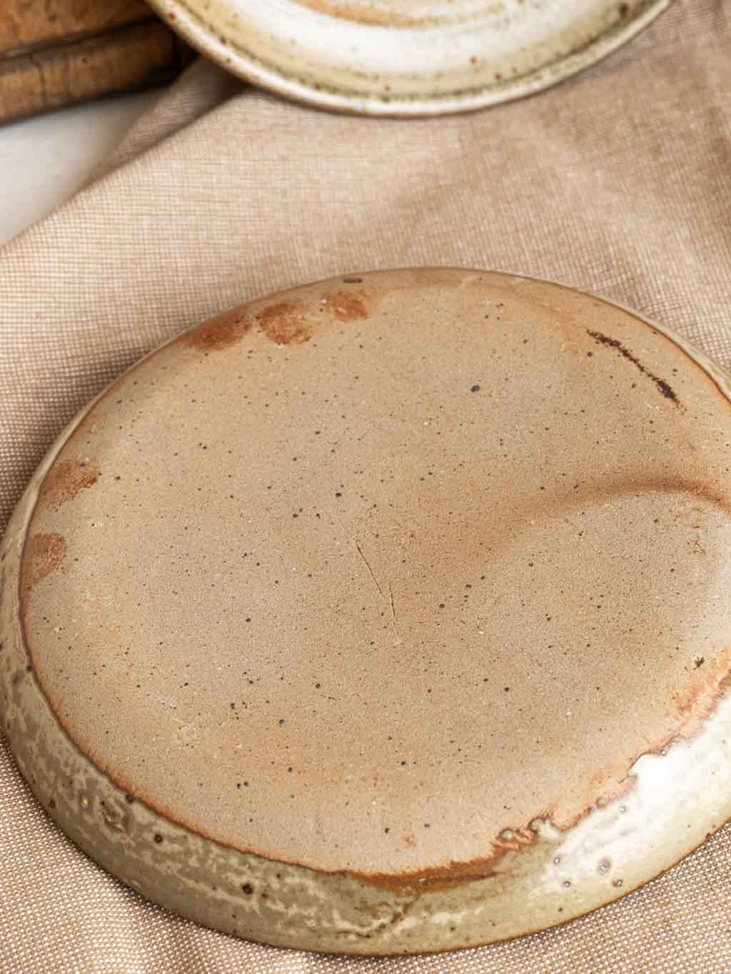 lot de 2 assiettes en grès moucheté jean pierre Prudhomme
