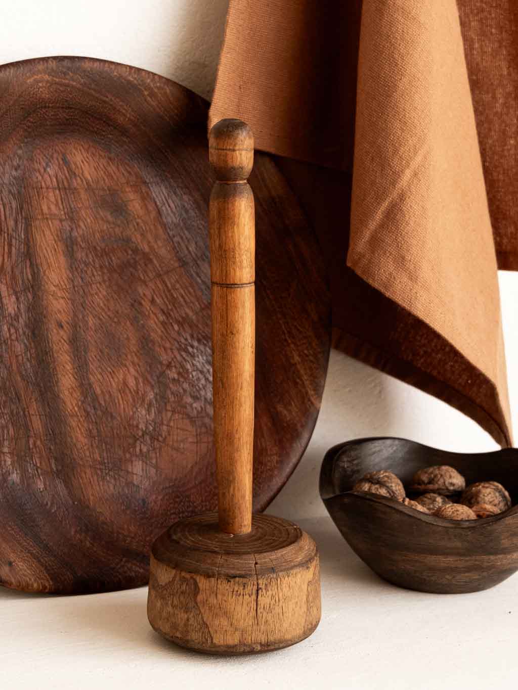 ancien pilon en bois