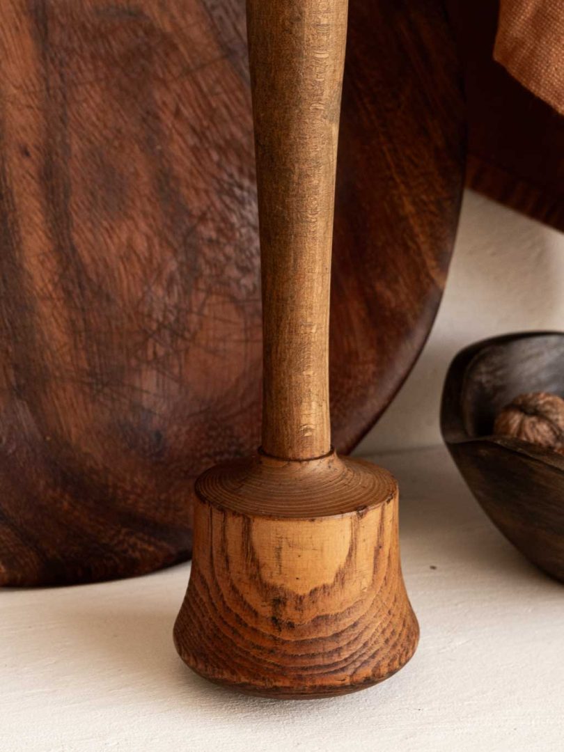 ancien pilon en bois