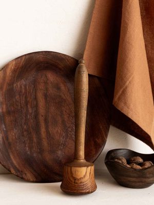 ancien pilon en bois