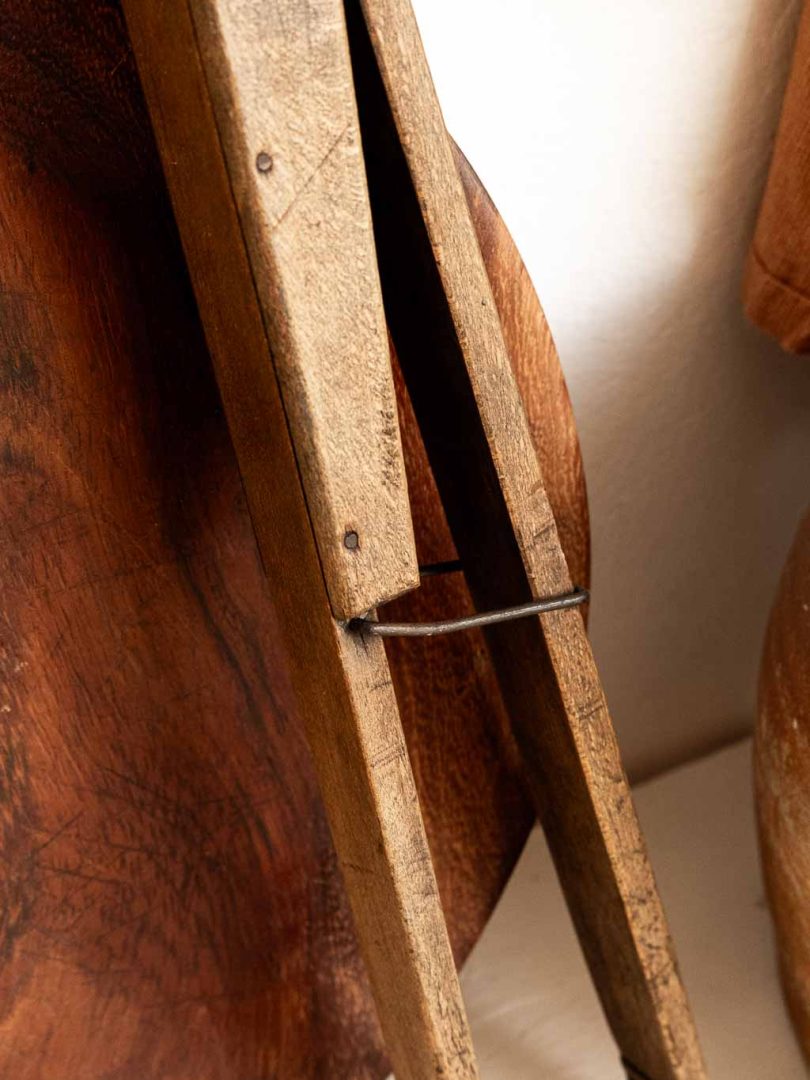 ancienne pince en bois type labo de chimie