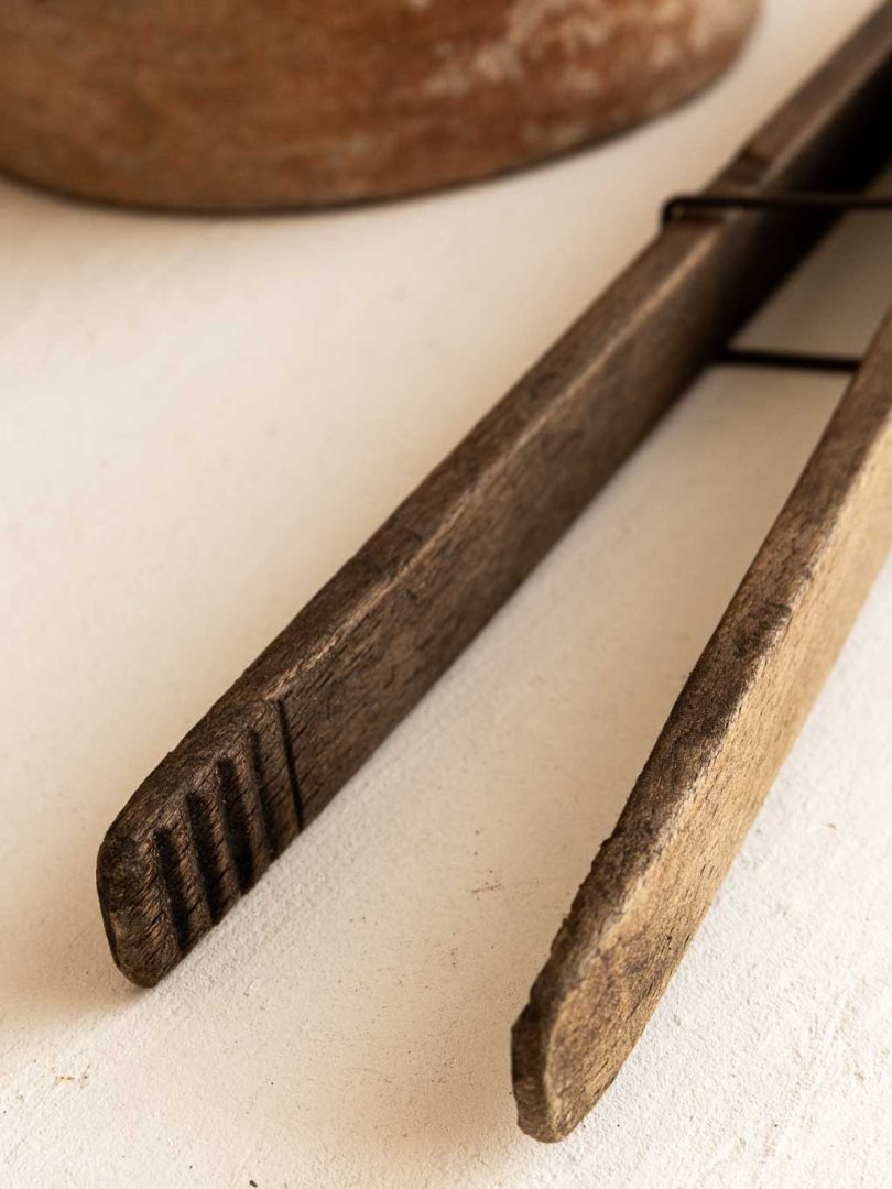 ancienne pince en bois type labo de chimie