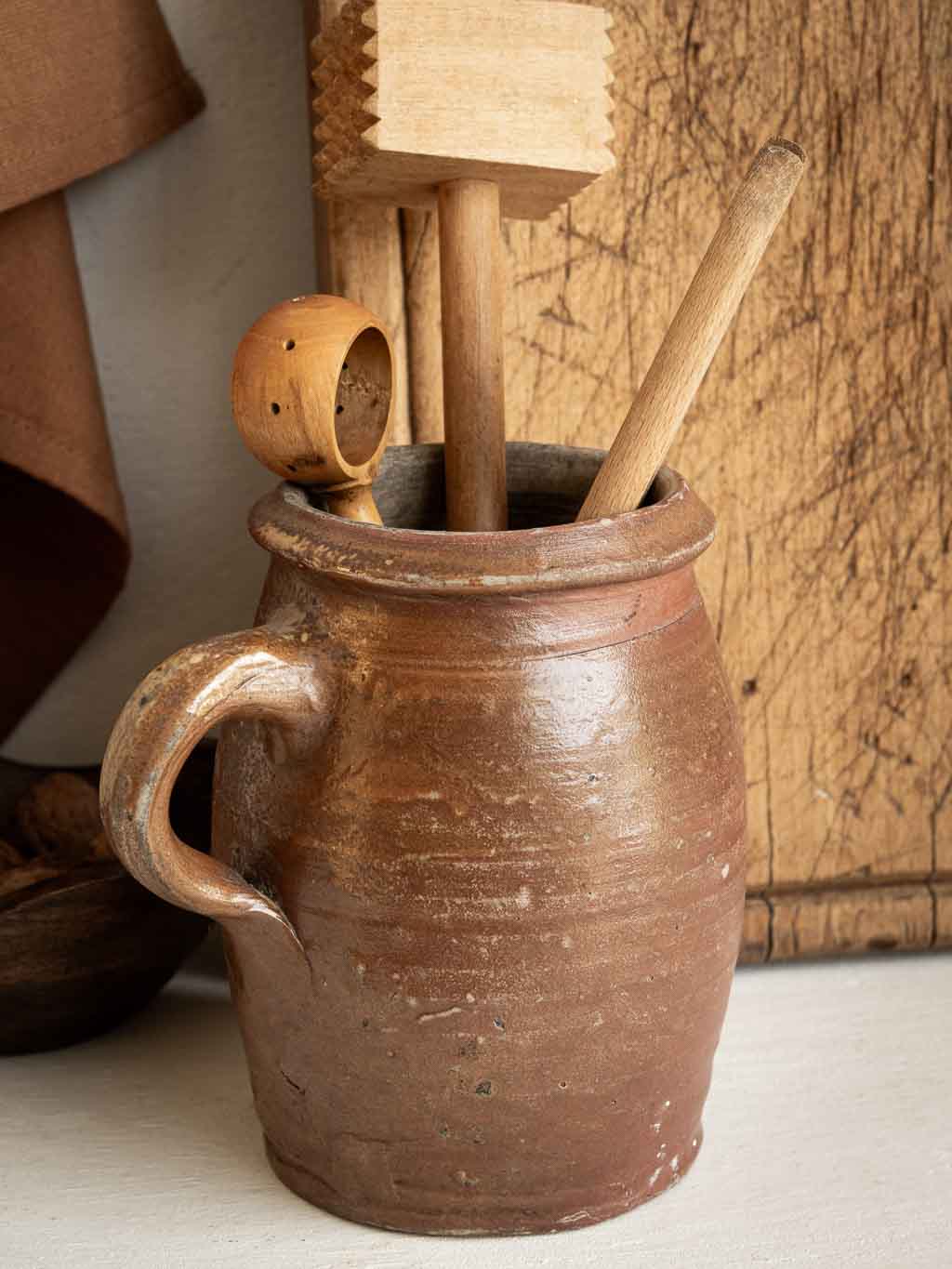 ancien Pot en grès brun avec anse