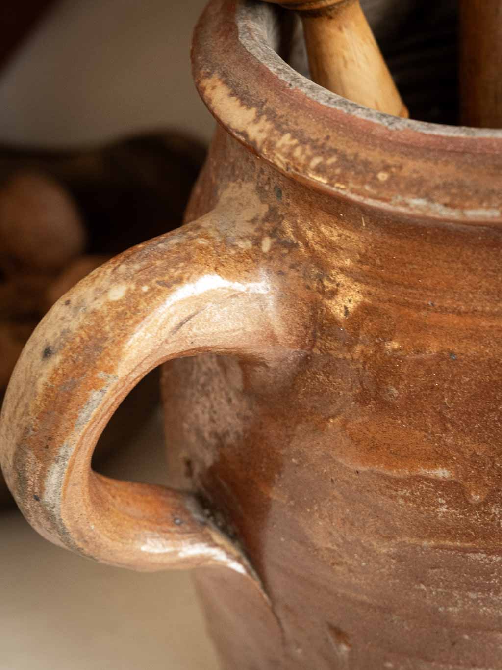 ancien Pot en grès brun avec anse
