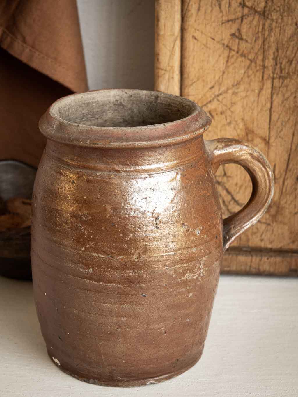 ancien Pot en grès brun avec anse