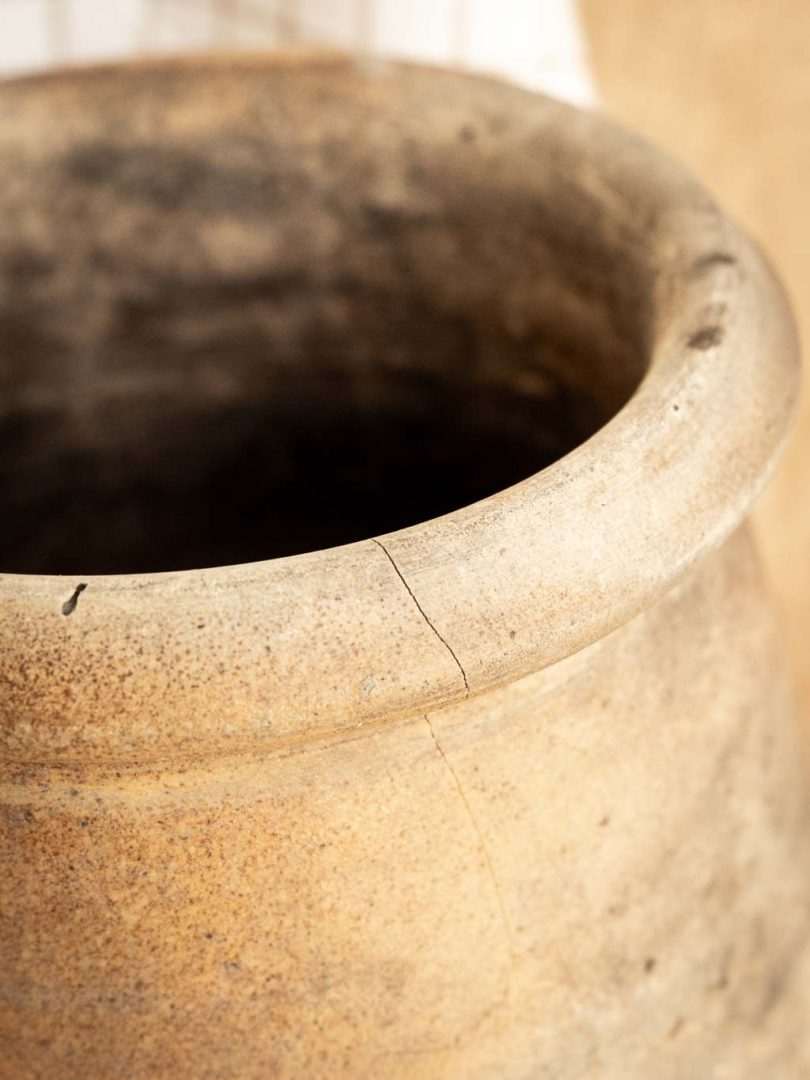 pot à ustensile ancien en grès brut (terre cuite)
