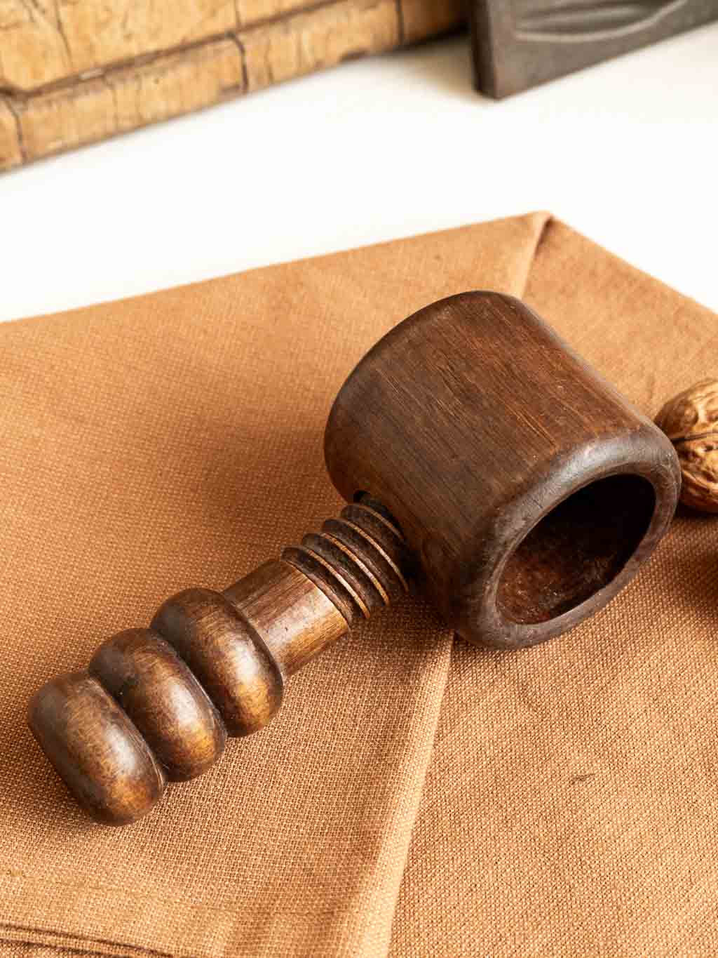 casse noix à vis en bois