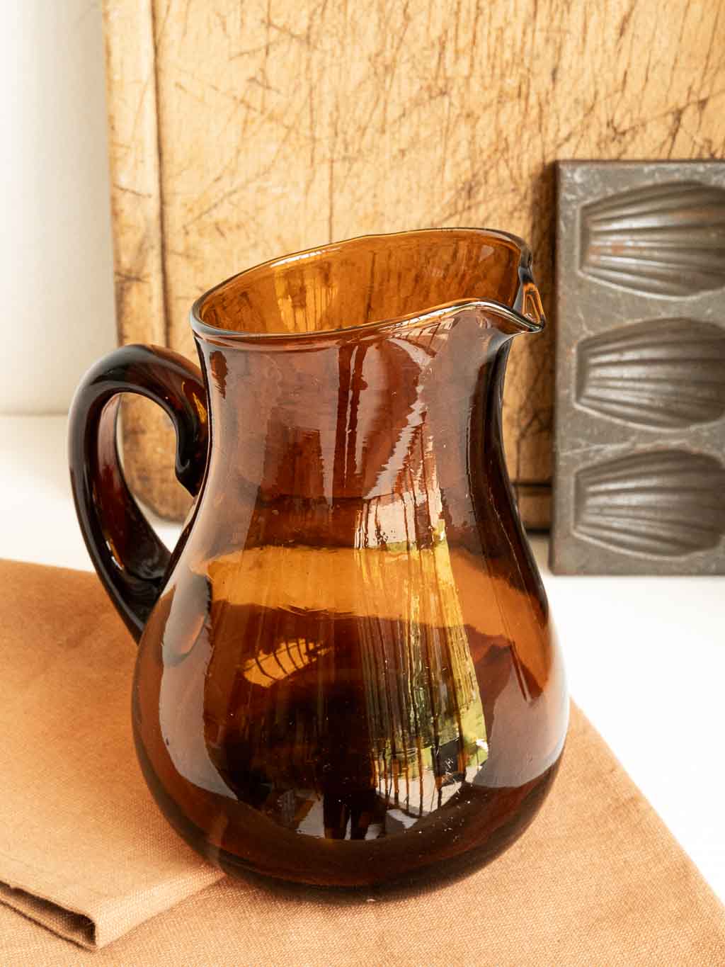 carafe pichet vintage en verre ambré