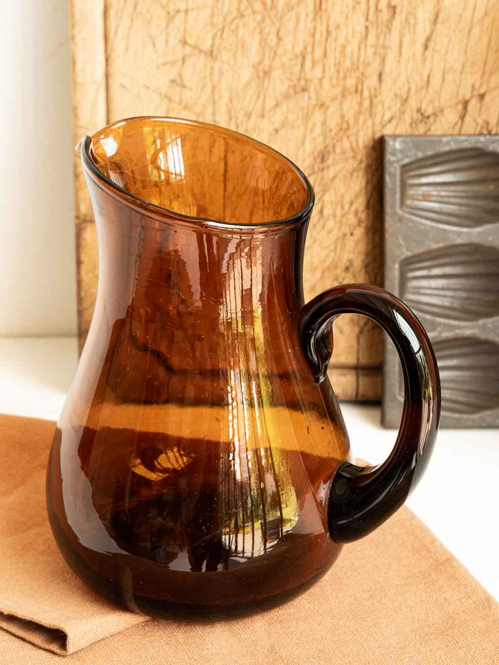 carafe pichet vintage en verre ambré