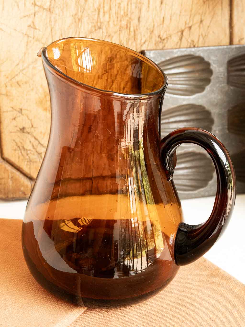 carafe pichet vintage en verre ambré