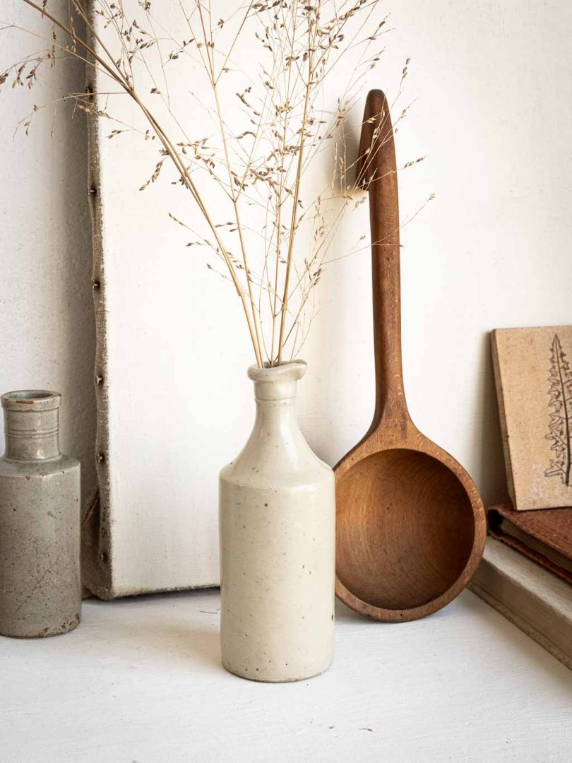 Flacon ancien en grès beige "Langeron"