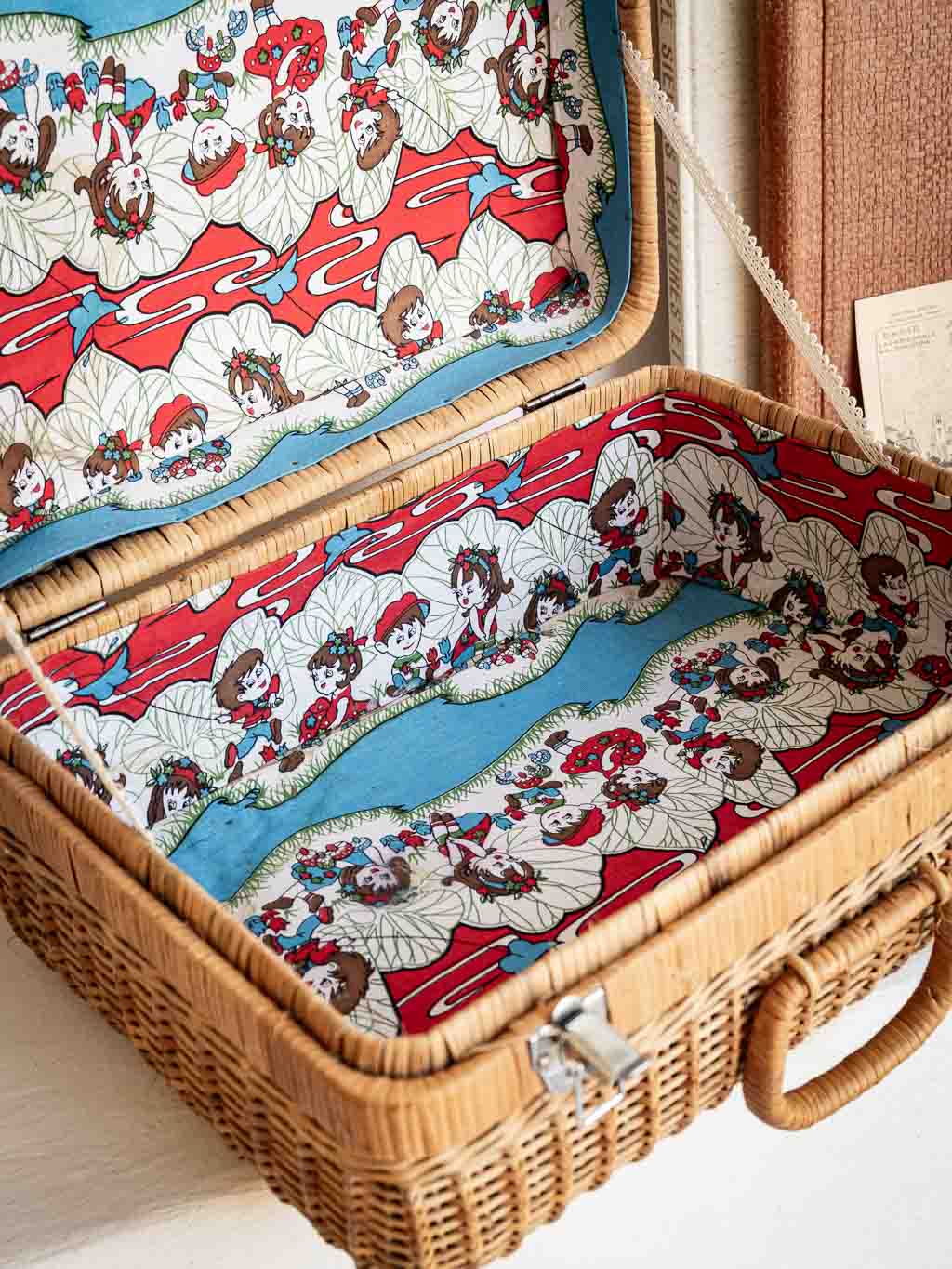 valise vintage en rotin 42cm, tissus vintage