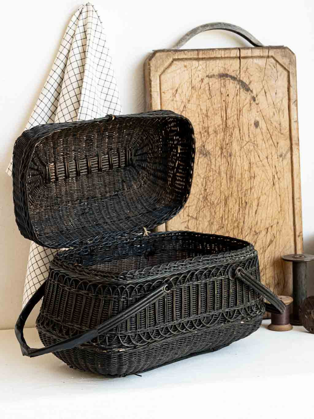 ancien panier bressan, panier à poules 1900 en osier noir