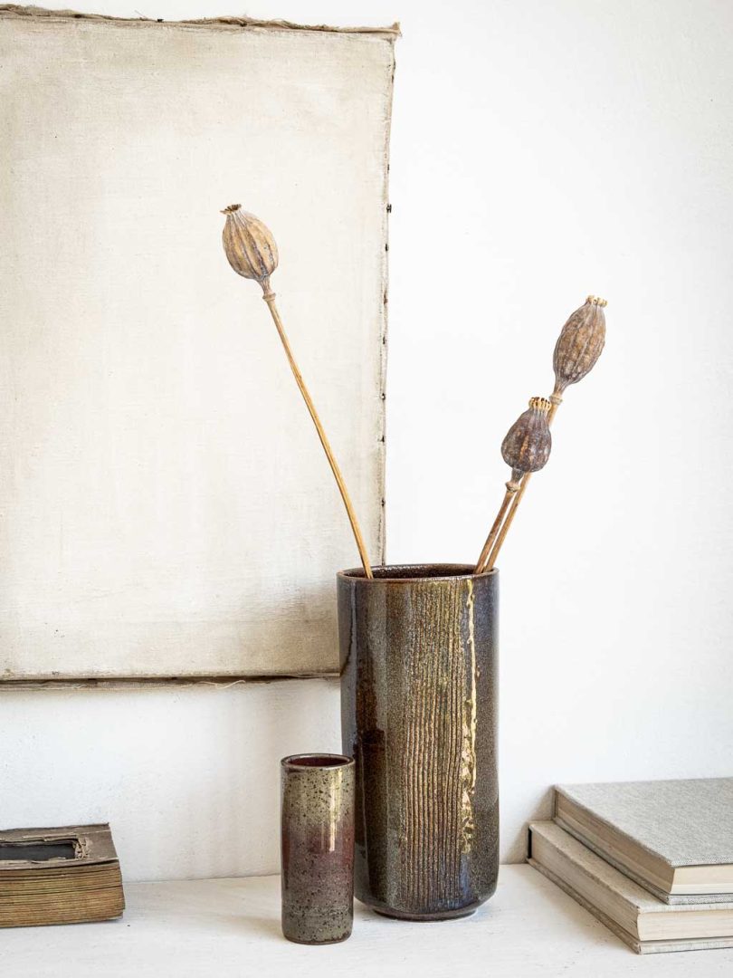 grand vase artisanal en grès émaillé et strié