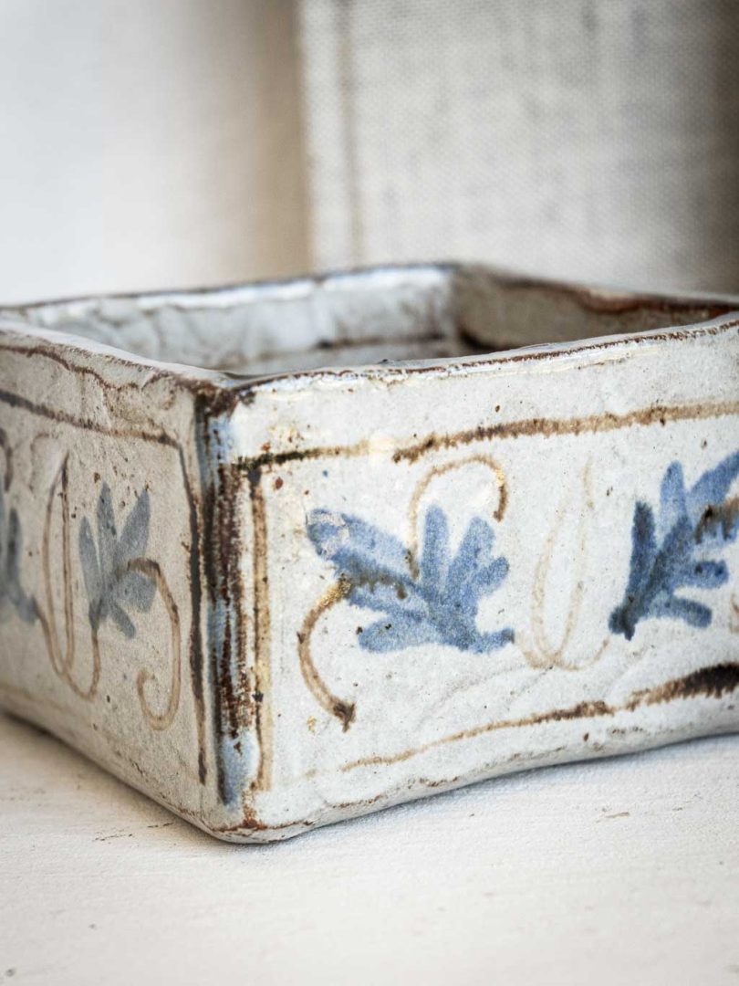 petit vide poche artisanal en grès signé Corié