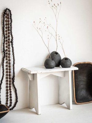 petit banc en bois peint blanc ancien