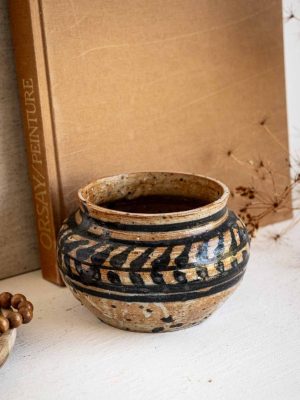 pot artisanal en grès décor ethnique