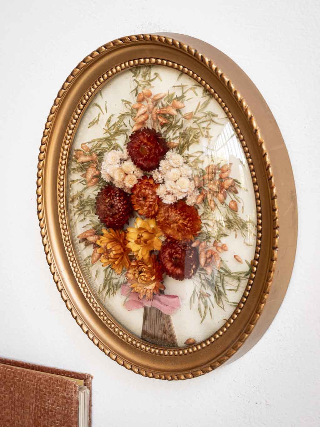 Cadre vintage bombé médaillon fleurs séchées