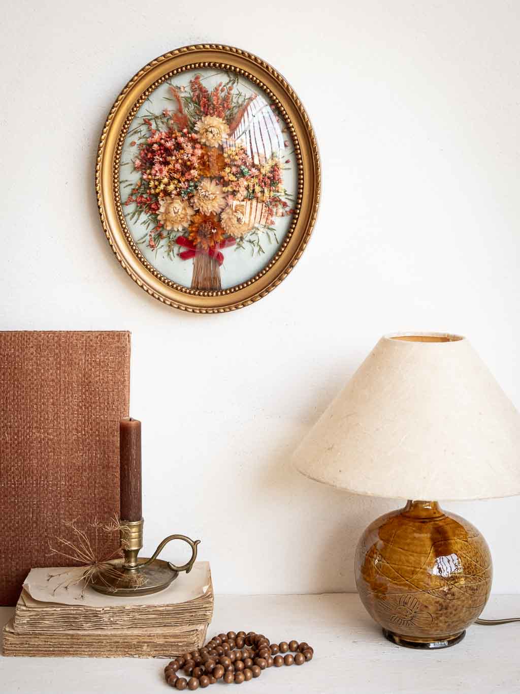 Cadre vintage bombé médaillon fleurs séchées