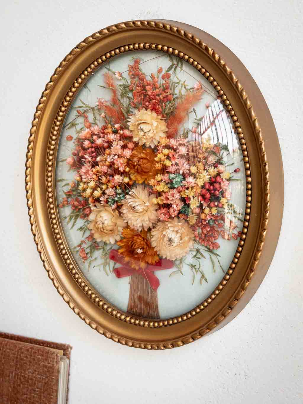 Cadre vintage bombé médaillon fleurs séchées