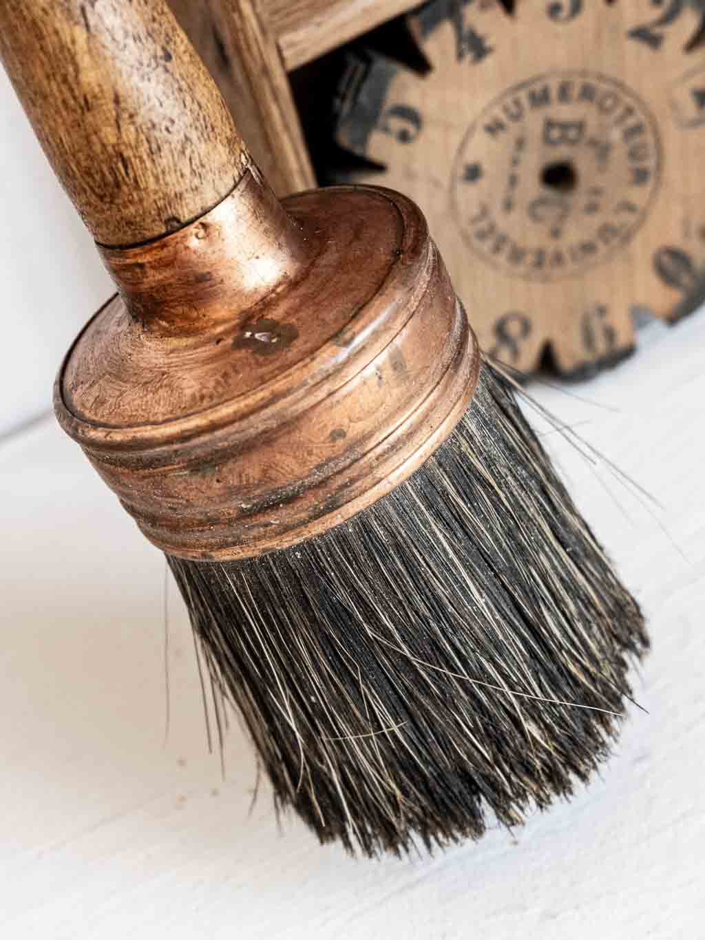 Grand pinceau rond ancien : cuivre et bois