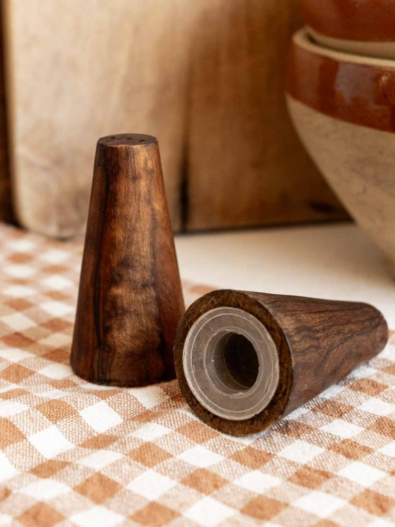 salière poivrière, ménagère en bois d'olivier vintage