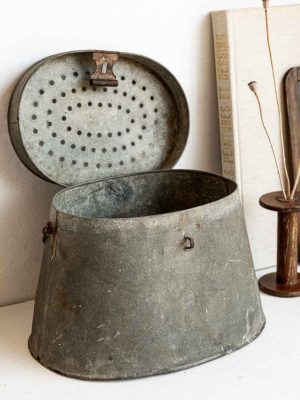 ancien seau à vif pour la peche en zinc