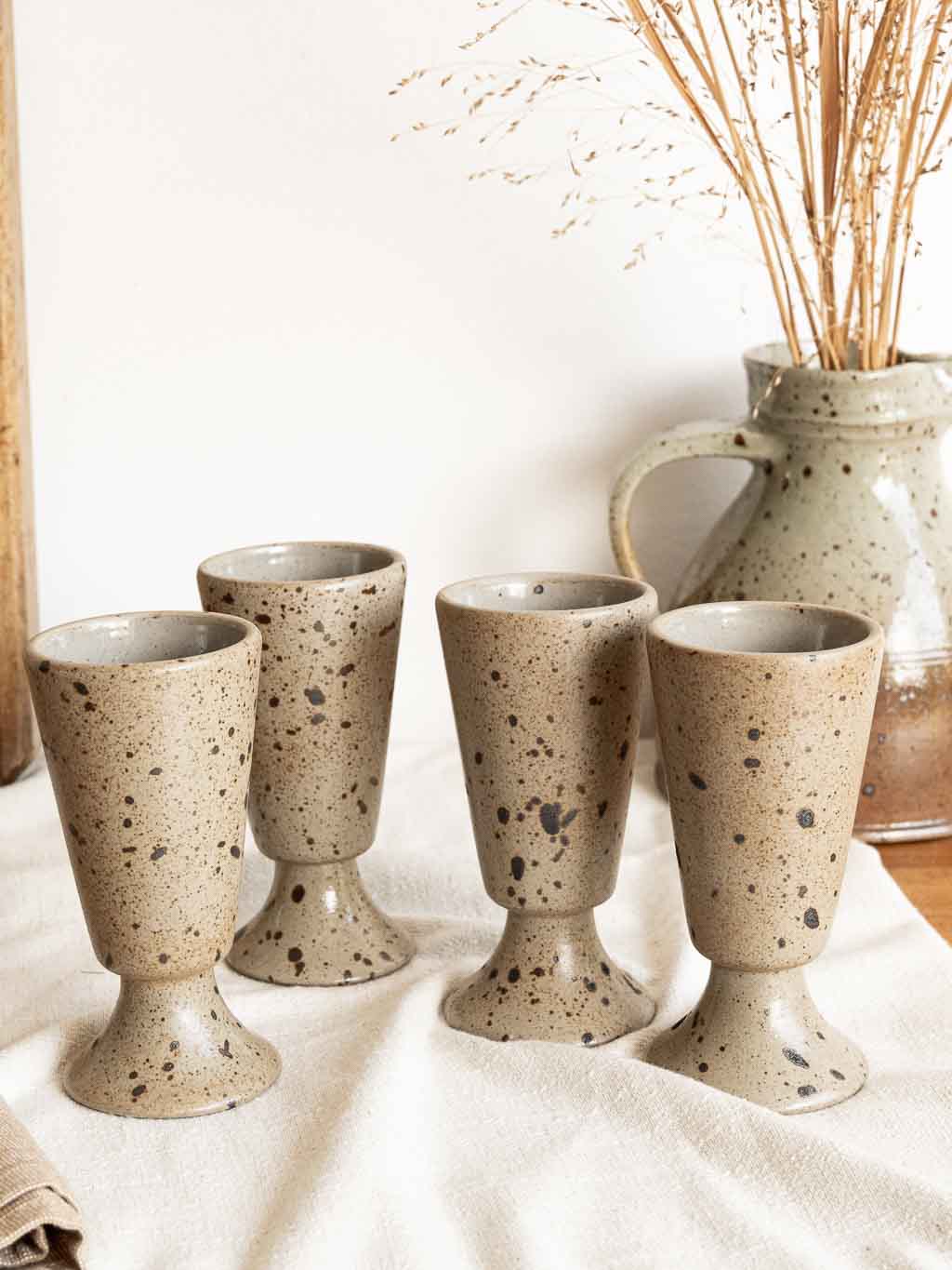 Lot 4 mazagrans en grès pyrité moucheté gris